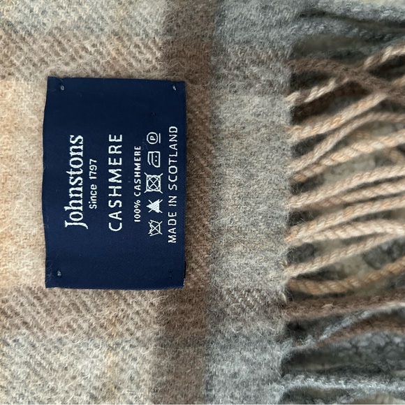 Johnston 100% Cashmere Scarf - Picture 4 of 4